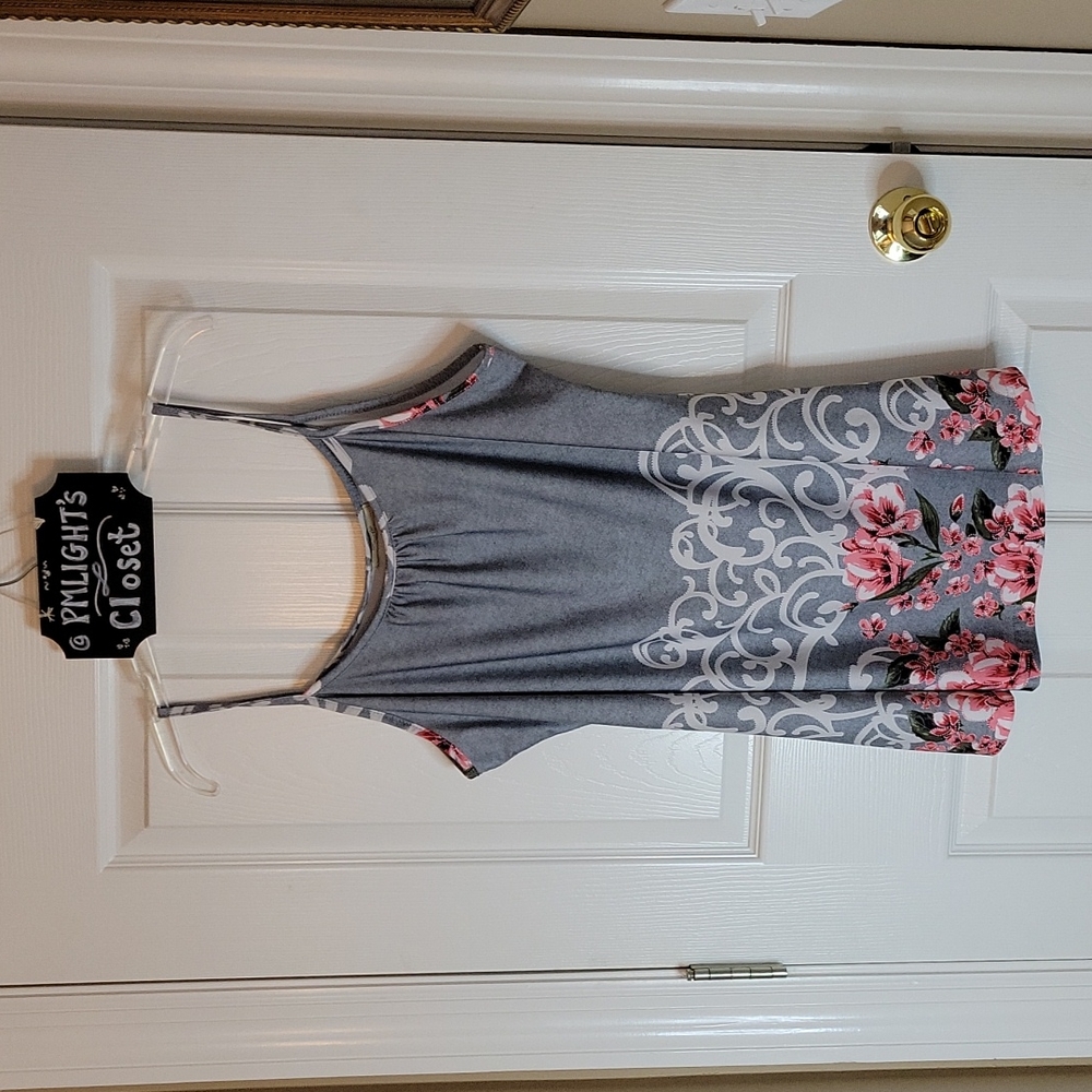 Cestyle 2XL Top with Straps Floral Gray Pink White Scroll pattern